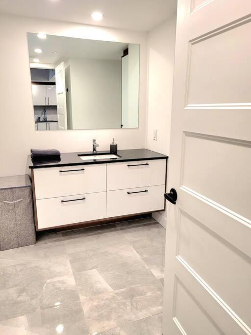 Condo Chic, Centre-Ville Piscine, Terrasse, Gym 퀘벡 외부 사진