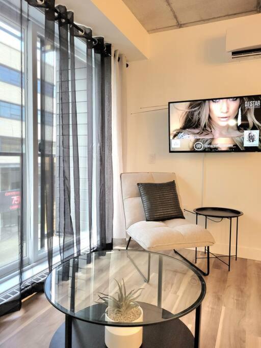 Condo Chic, Centre-Ville Piscine, Terrasse, Gym 퀘벡 외부 사진